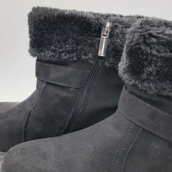 Cloudwalkers by Avenue Size 11W Black Boots with Rounded Toe. #1328 - Picture 6 of 8